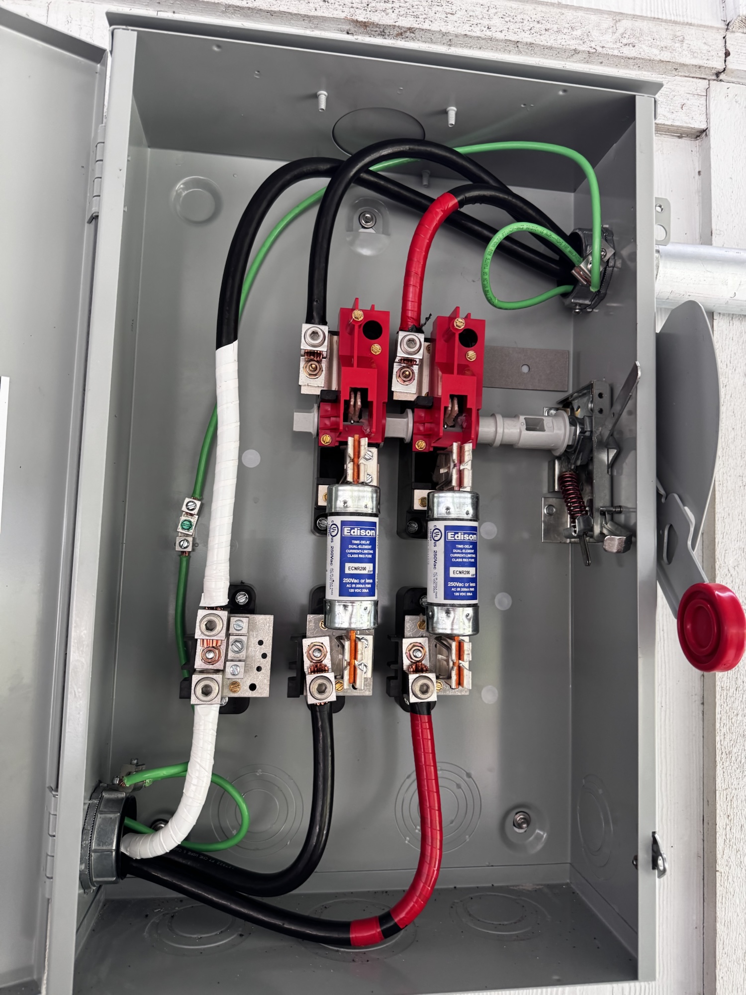 AC disconnect internal wiring during installation